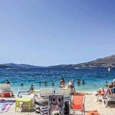 Amazing In Okrug Donji With Wifi Donji Okrug
