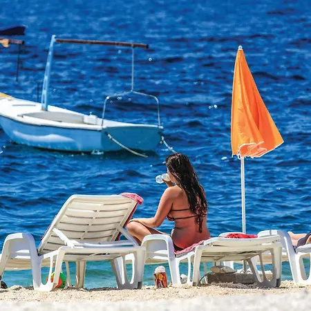 Amazing In Okrug Donji With Wifi Donji Okrug