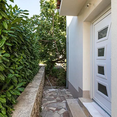 Gorgeous In Okrug Donji *